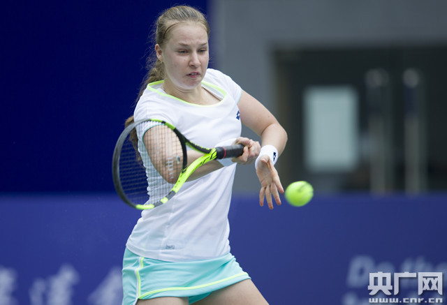 和中场协调 和中场协调